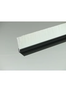 "F" fekete eloxált alu profilos kefetömítés 28 mm-es nejlon sörtével